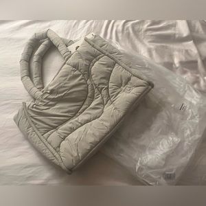 Thirty Years Drift Tote in Pebble